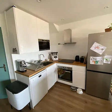 De 70m2 En Bord De Avec Garage Et Balcon * Toulon