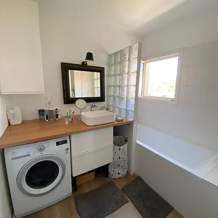 De 70m2 En Bord De Avec Garage Et Balcon Lägenhet *