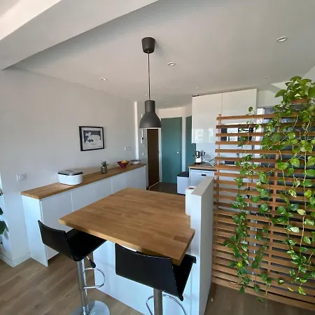 De 70m2 En Bord De Avec Garage Et Balcon