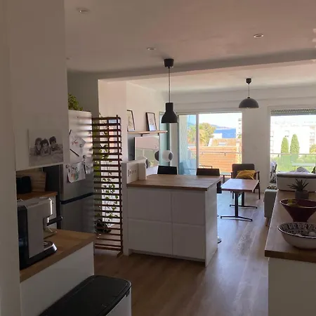 De 70m2 En Bord De Avec Garage Et Balcon Toulon